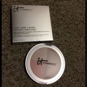 NWOT Never Used IT Cosmetics Bronzer